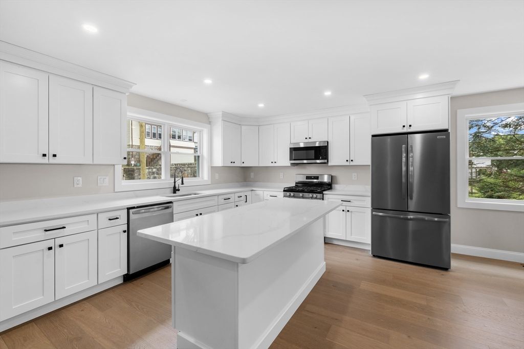 108 Stowe St 108, Fall River, MA 02720