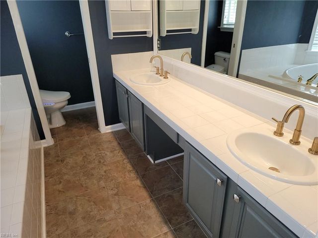 6209 Oaken Gate DR, Suffolk, VA 23435