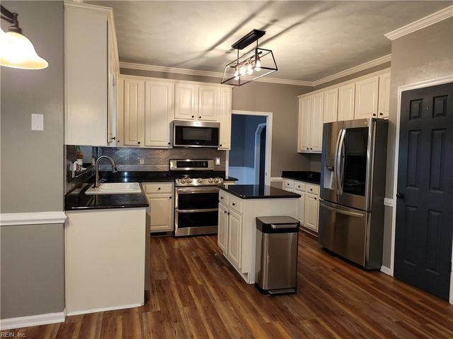 6209 Oaken Gate DR, Suffolk, VA 23435