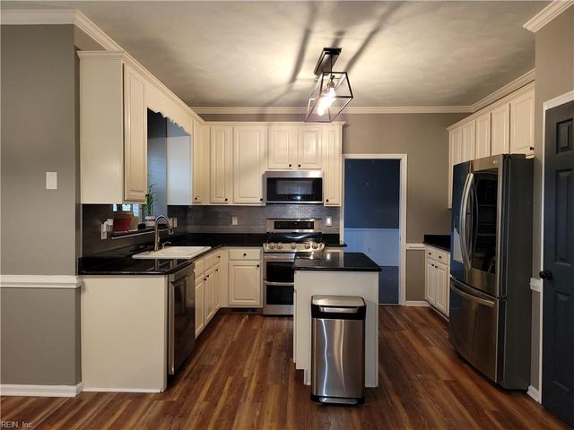 6209 Oaken Gate DR, Suffolk, VA 23435