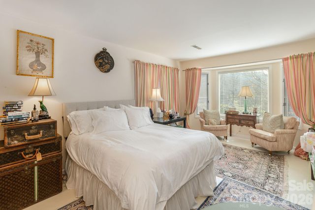 111 BLUFFVIEW Lane, Flat Rock, NC 28731