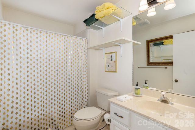 111 BLUFFVIEW Lane, Flat Rock, NC 28731