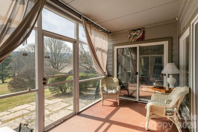 111 BLUFFVIEW Lane, Flat Rock, NC 28731