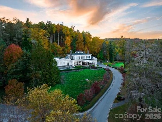 111 BLUFFVIEW Lane, Flat Rock, NC 28731