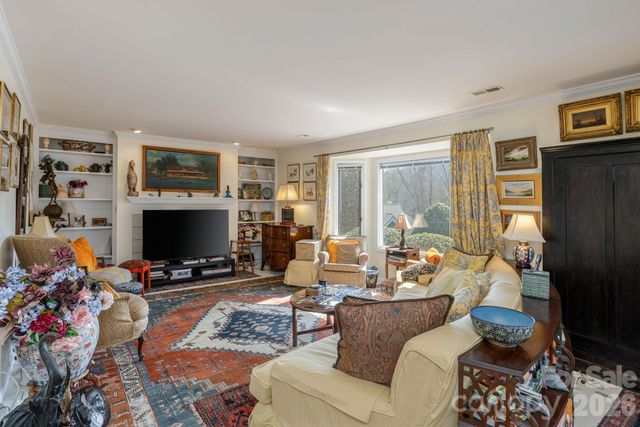 111 BLUFFVIEW Lane, Flat Rock, NC 28731