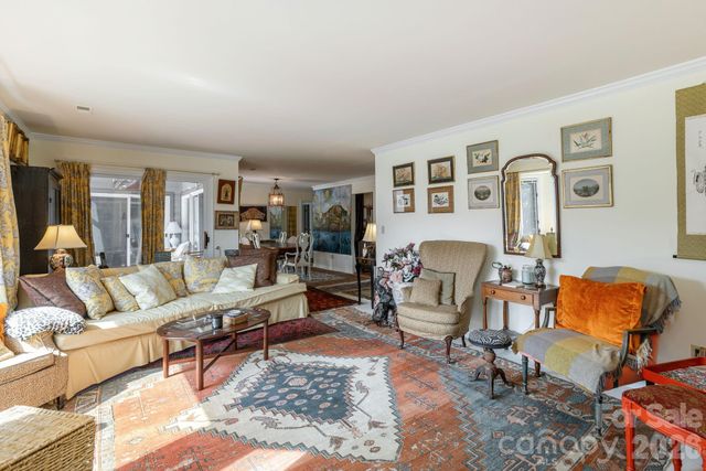 111 BLUFFVIEW Lane, Flat Rock, NC 28731