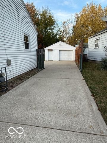 126 Greenacre Drive, Brownsburg, IN 46112