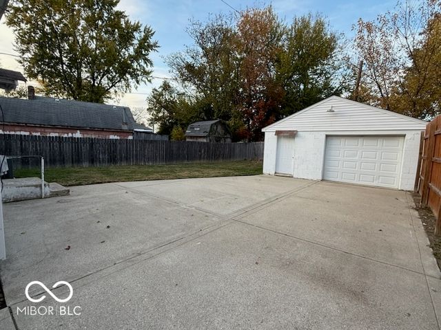 126 Greenacre Drive, Brownsburg, IN 46112