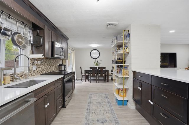 7 Edith Road, Framingham, MA 01701