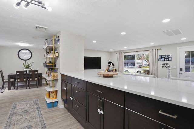 7 Edith Road, Framingham, MA 01701