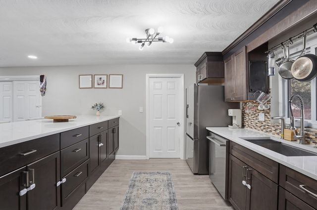 7 Edith Road, Framingham, MA 01701