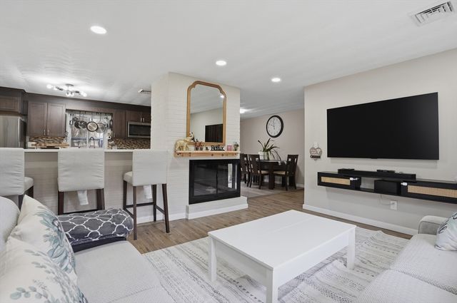 7 Edith Road, Framingham, MA 01701