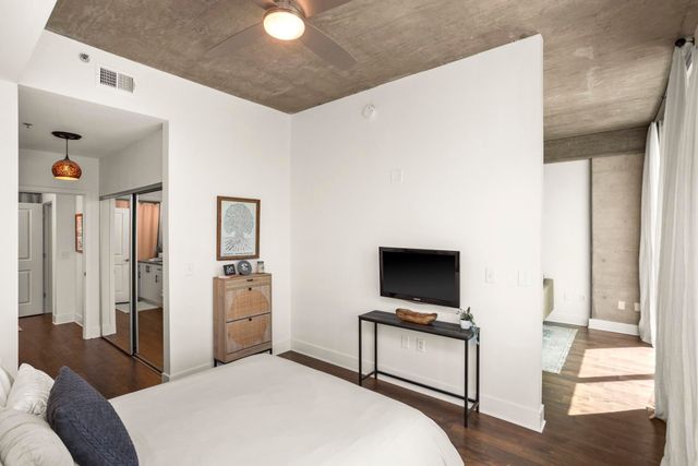 415 Church St Apt 1608, Nashville, TN 37219