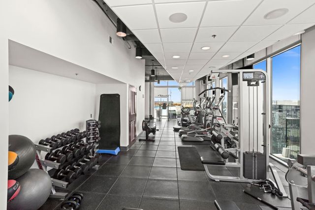 415 Church St Apt 1608, Nashville, TN 37219