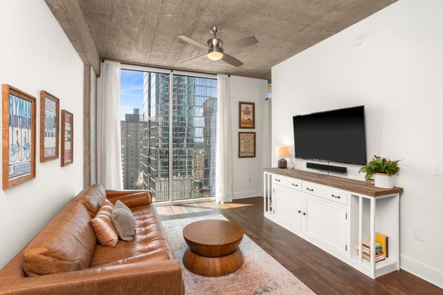 415 Church St Apt 1608, Nashville, TN 37219