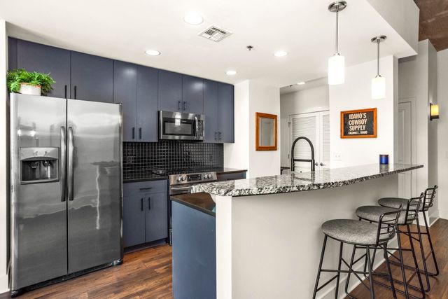 415 Church St Apt 1608, Nashville, TN 37219