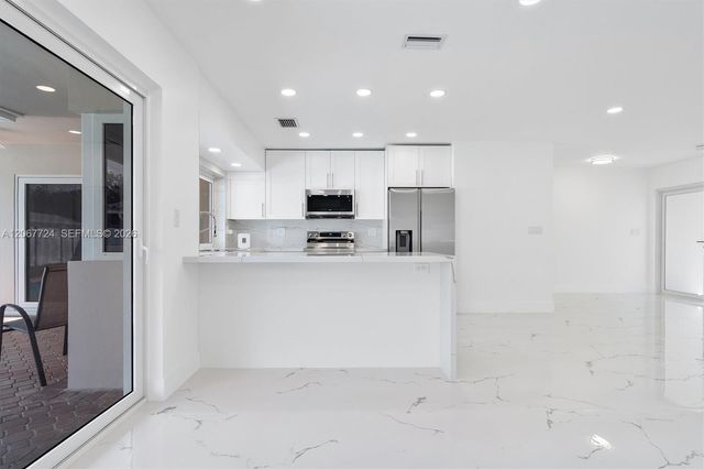 5711 NE 20th Terrace, Fort Lauderdale, FL 33308