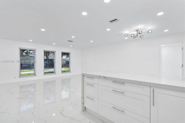 5711 NE 20th Terrace, Fort Lauderdale, FL 33308