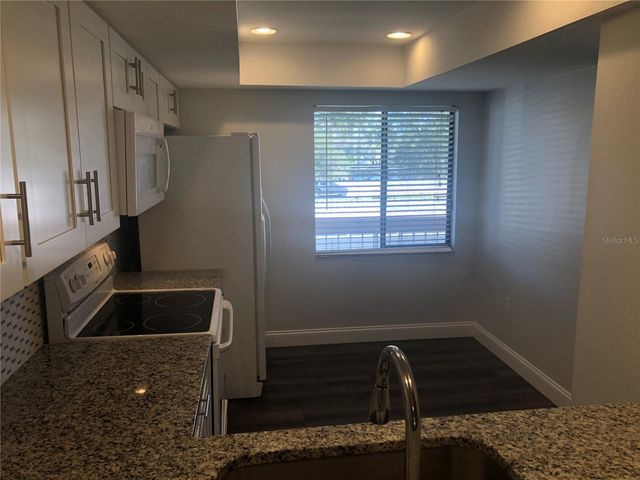 122 LAKEVIEW WAY 122, Oldsmar, FL 34677