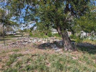 911 Indiana St, Robstown, TX 78380