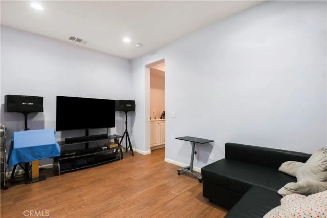 885 E Manresa, Azusa, CA 91702