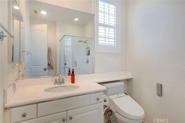 885 E Manresa, Azusa, CA 91702