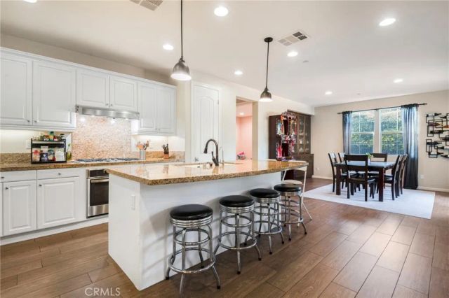 885 E Manresa, Azusa, CA 91702