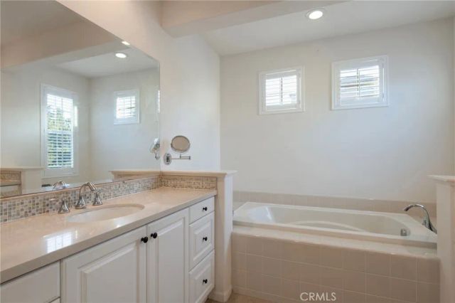 885 E Manresa, Azusa, CA 91702