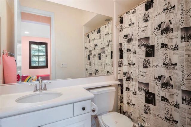 885 E Manresa, Azusa, CA 91702