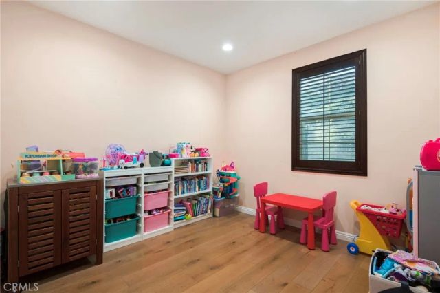 885 E Manresa, Azusa, CA 91702