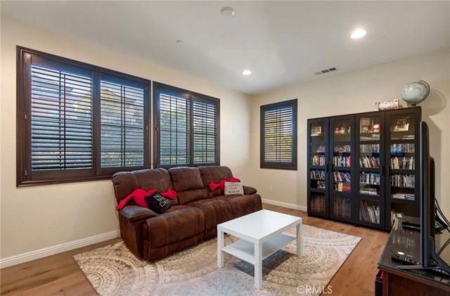 885 E Manresa, Azusa, CA 91702