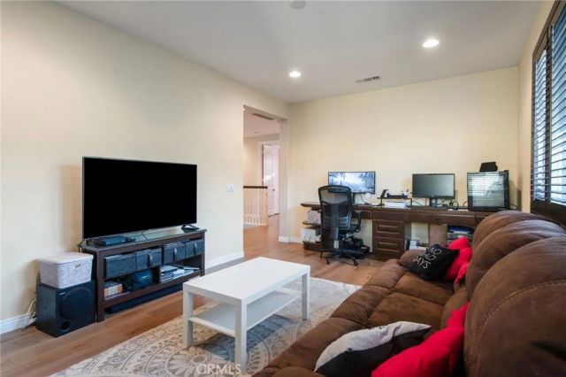 885 E Manresa, Azusa, CA 91702