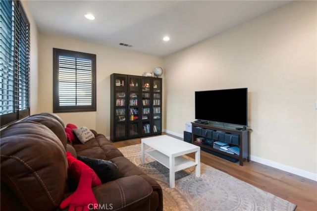 885 E Manresa, Azusa, CA 91702