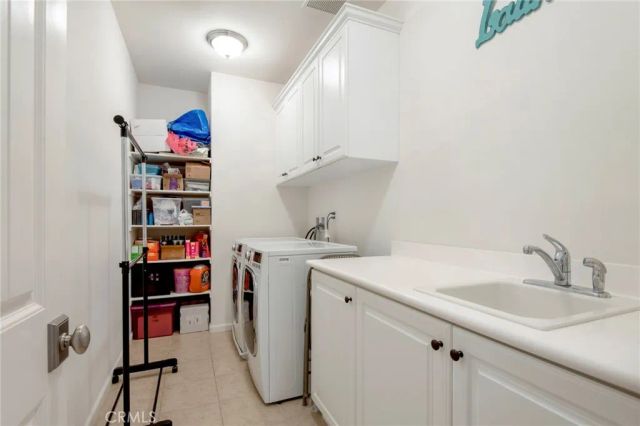 885 E Manresa, Azusa, CA 91702