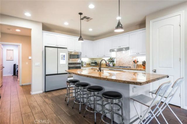 885 E Manresa, Azusa, CA 91702