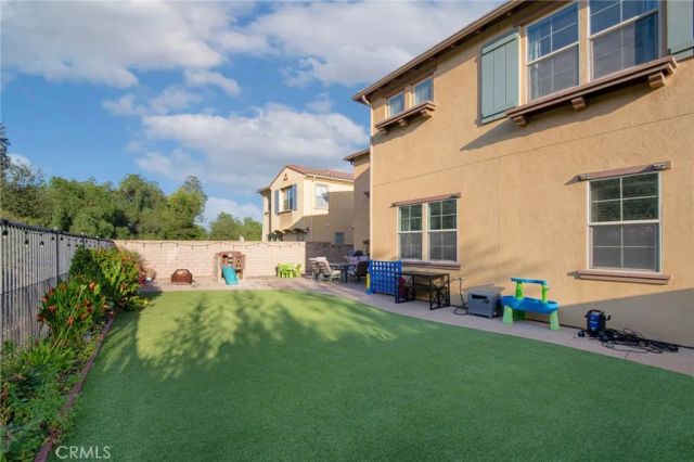 885 E Manresa, Azusa, CA 91702