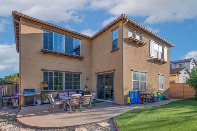 885 E Manresa, Azusa, CA 91702