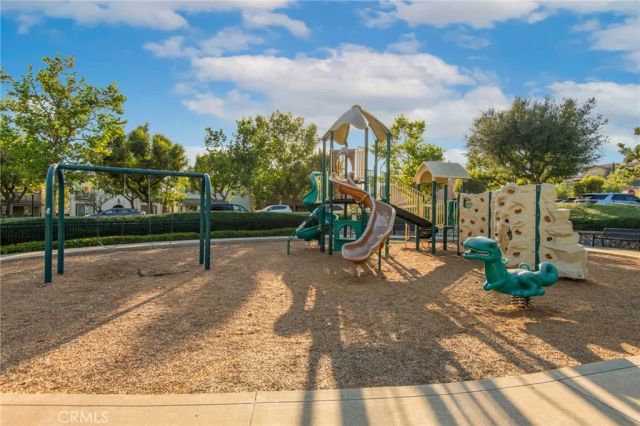 885 E Manresa, Azusa, CA 91702