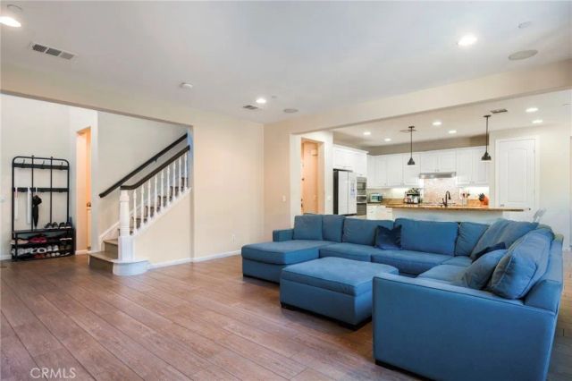 885 E Manresa, Azusa, CA 91702