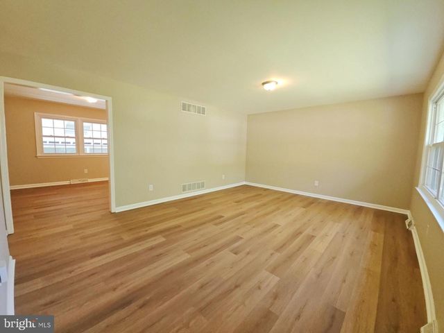107 N GREEN ST, Clayton, NJ 08312