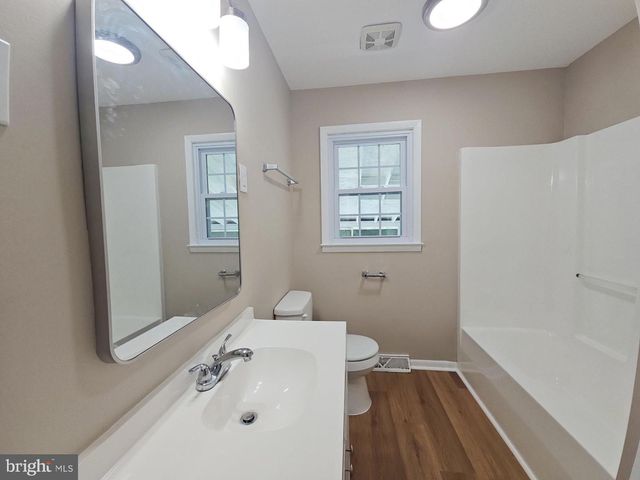 107 N GREEN ST, Clayton, NJ 08312