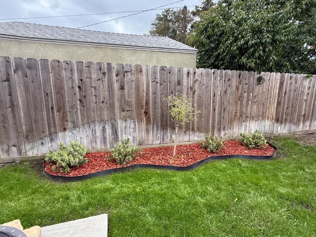 931 Park Ave, Escalon, CA 95320