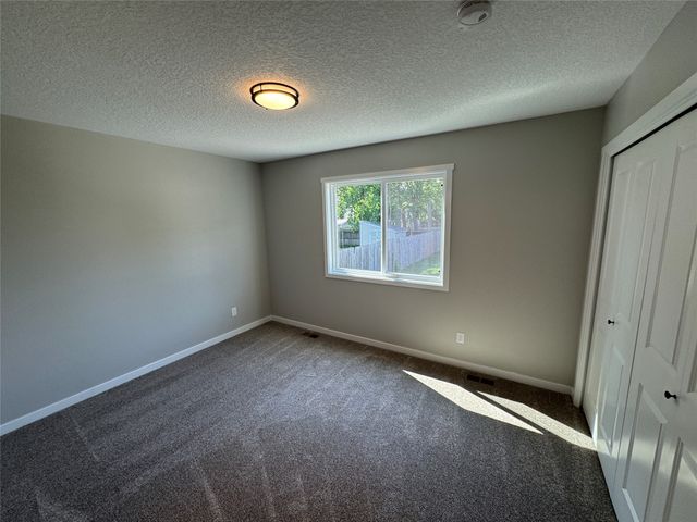 1516 Maple Street, Des Moines, IA 50316