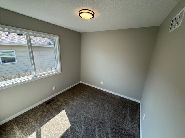 1516 Maple Street, Des Moines, IA 50316