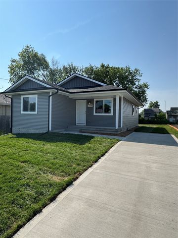 1516 Maple Street, Des Moines, IA 50316