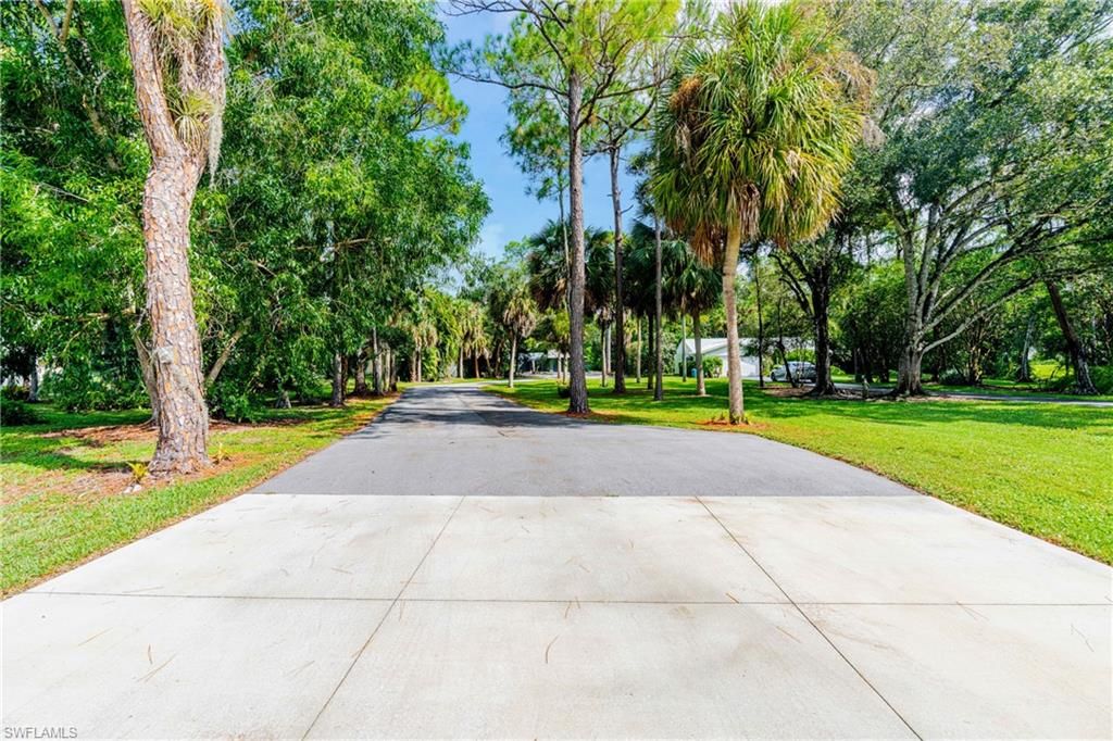 6031 Dogwood WAY, NAPLES, FL 34116 — photo 4