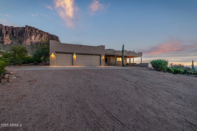 3083 N HERRALA Way, Apache Junction, AZ 85119
