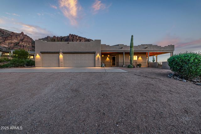 3083 N HERRALA Way, Apache Junction, AZ 85119