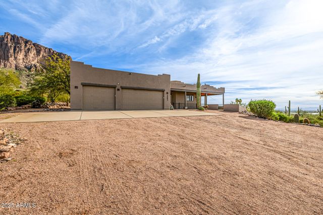 3083 N HERRALA Way, Apache Junction, AZ 85119
