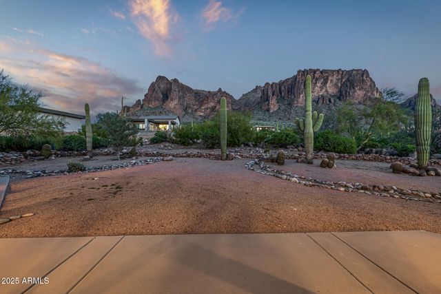3083 N HERRALA Way, Apache Junction, AZ 85119